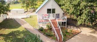 "Gardenside Chalet" Walk-in Norfork River Access in Norfork, AR