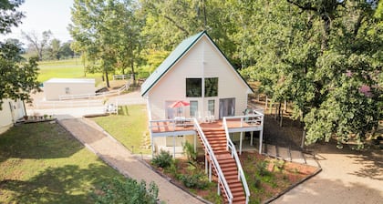 "Gardenside Chalet" Walk-in Norfork River Access in Norfork, AR