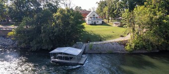 "Riverside Chalet" Walk-in Norfork River Access in Norfork, AR