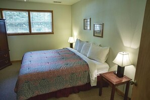 2 bedrooms, iron/ironing board, WiFi, bed sheets