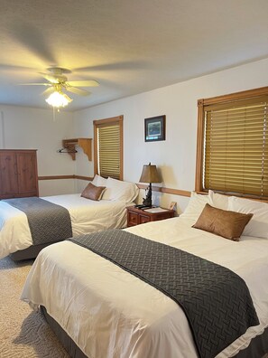 6 habitaciones, tabla de planchar con plancha y wifi gratis
