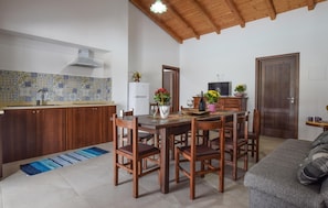 Unclassified image, 5 of 27, button