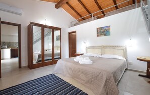 5 bedrooms, travel crib, free WiFi