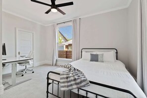 صورة غير مصنفة، 4 من 37، زرّ