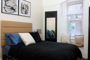 3 slaapkamers, een bureau, een strijkplank/strijkijzer, wifi