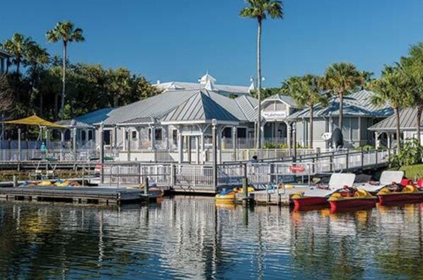 Marina - Fantastic condo in Orlando; fully equipped kitchen, washer/dryer, WiFi (Orlando)