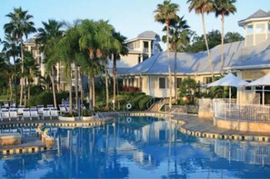 Pool - Fantastic condo in Orlando; fully equipped kitchen, washer/dryer, WiFi (Orlando)