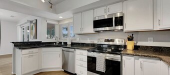 55+ Sun Lakes Special.  Newly Remodeled.  Amenities Galore!