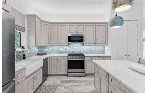 Charming 3-bedroom house in Sanibel with AC and WiFi a short walk to the beach