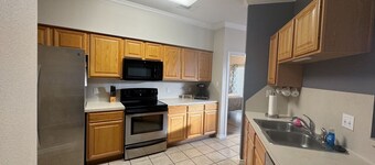 Home Sweet College Station! 3bed/ 2bath, Minutes away from Texas A&M University.