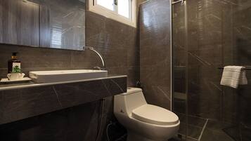 Doppia Superior | Bagno | Doccia, asciugamani, sapone, shampoo