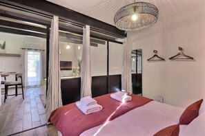 1 غرفة نوم ومكواة/لوح كي وواي فاي وملاءات أسرّة