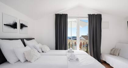 Awesome apartment in Rogoznica with WiFi