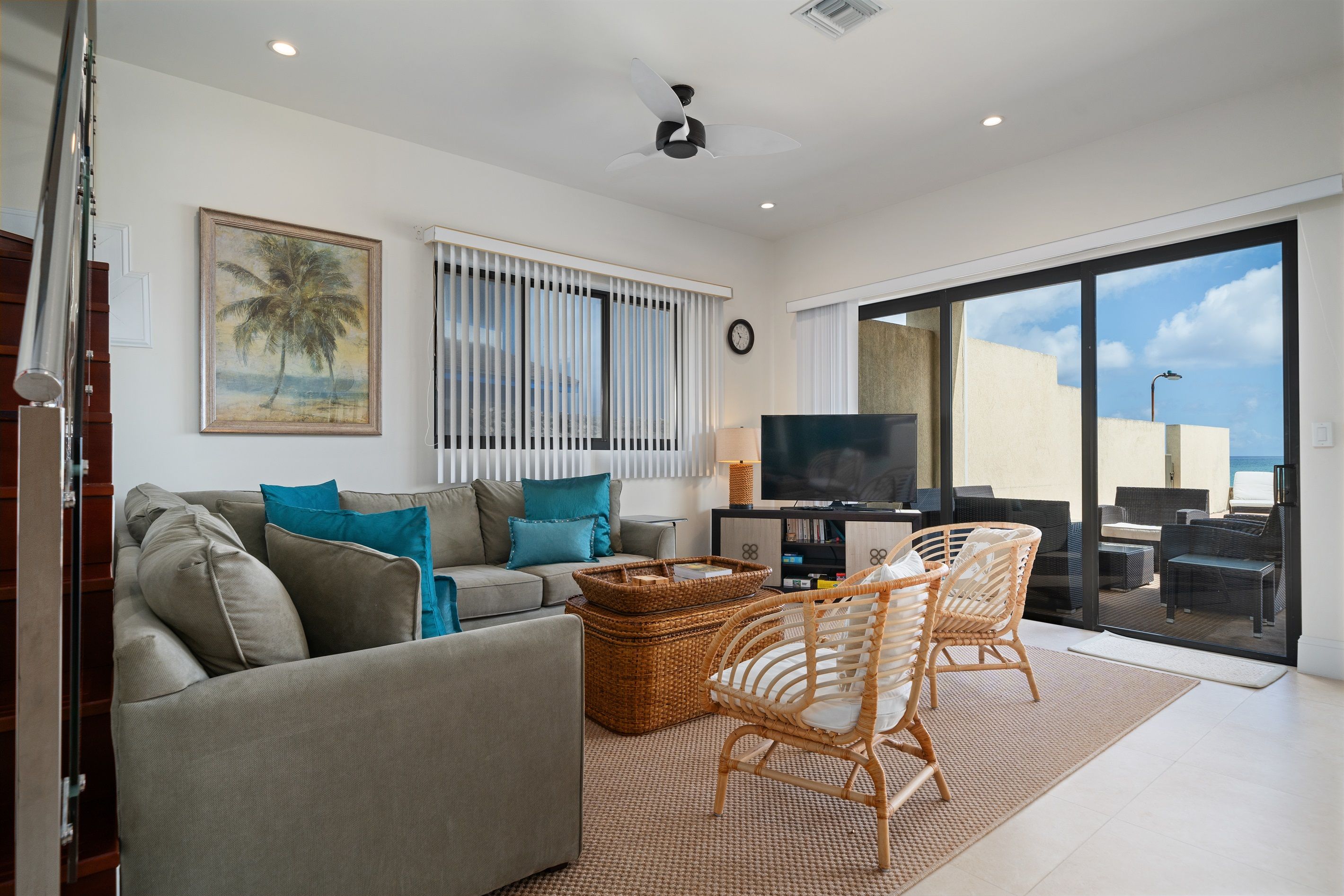 Oceanfront With Beach Access & Private Pool 3br - Nassau