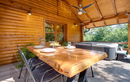 Lovely home in Donja Lomnica with sauna