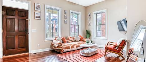 スマートテレビ、テレビゲーム、書庫