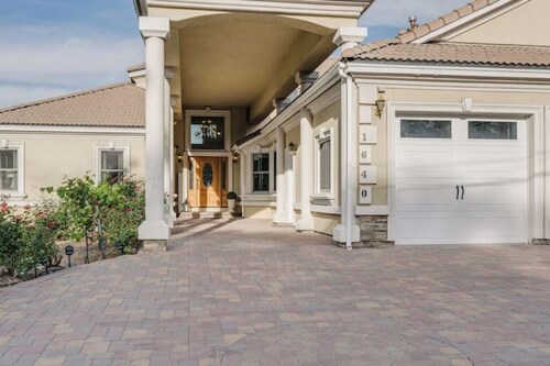 Spacious Upscale Home in Central Reno