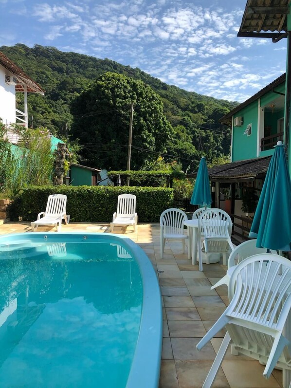 Outdoor pool - Pousada Anambé (Angra dos Reis)