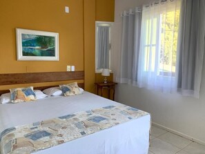 Suite, 1 Queen Bed (Beija Flor) | Free WiFi, bed sheets - Pousada Anambé (Angra dos Reis)