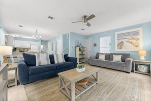 Smart TV - Newly renovated Heated pool~2 Bikes~Sleeps 8! (Santa Rosa Beach)