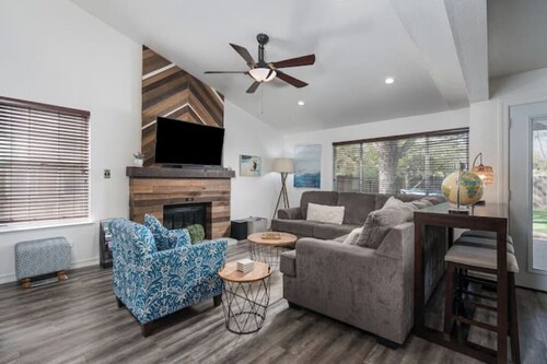 Your Reno-Tahoe Getaway, sleeps8

