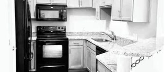 Cozy 1-bedroom condo with AC and WiFi in fantastic Greensboro