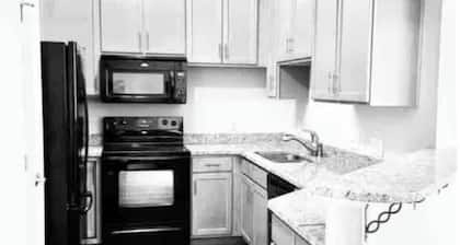 Cozy 1-bedroom condo with AC and WiFi in fantastic Greensboro