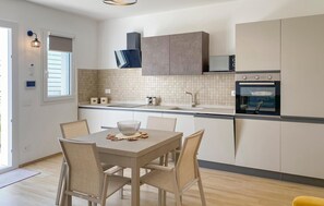 Fridge, dishwasher, coffee/tea maker - Amazing apartment in Marina di Modica (Marina di Modica)