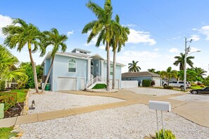Exterior - 3-bedroom house in beautiful Marco Island with AC, WiFi close to the beach (Marco Island)