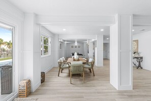 Dining - 3-bedroom house in beautiful Marco Island with AC, WiFi close to the beach (Marco Island)