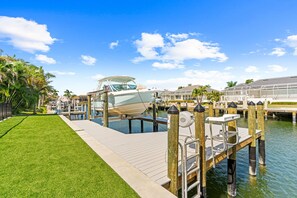 Marina - 3-bedroom house in beautiful Marco Island with AC, WiFi close to the beach (Marco Island)