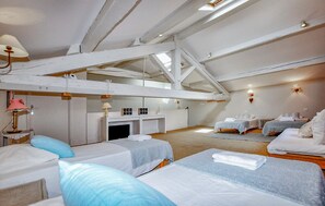 6 Schlafzimmer, Reisekinderbett, kostenloses WLAN, Bettwäsche