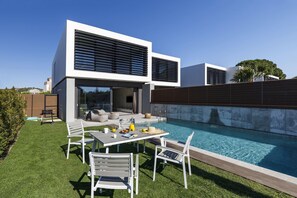 Opvarmet pool
