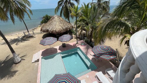 Beautiful, cozy and spacious house in Playa Blanca, San Antero, Cordoba Colombia