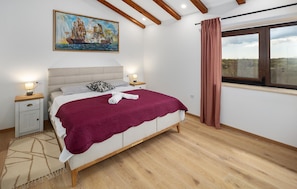3 bedrooms, in-room safe, iron/ironing board, travel crib - Beautiful home in Bale (Bale)
