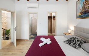 3 Schlafzimmer, Zimmersafe, Bügeleisen/Bügelbrett, Reisekinderbett