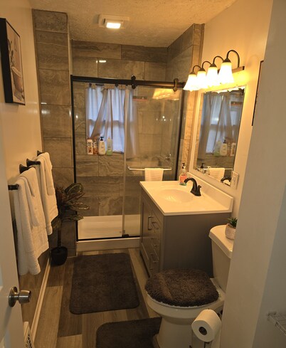 Cozy 2-bedroom newly renovated with balcony and updated kitchen and bath.