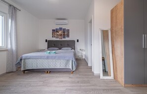 5 habitaciones y caja de seguridad en la habitación 