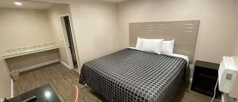 Habitación estándar doble, 1 cama de matrimonio grande | Escritorio, espacio para trabajar con un portátil, wifi gratis