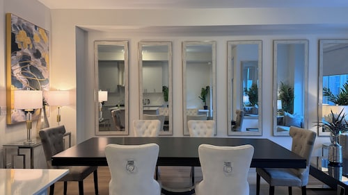 8 Queen Beds - Ivylea Refined Luxury Estates in Richmond Hill