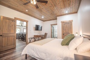 4 室のベッドルーム、WiFi、ベッドシーツ