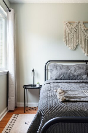 2 chambres, fer et planche à repasser, Wi-Fi, draps fournis