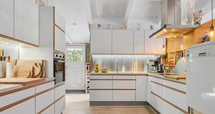 Beautiful home in Hadsund with WiFi