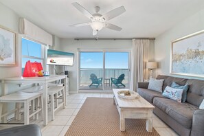 TV - BEACHFRONT CONDO AT TRADEWINDS, GULF-FRONT POOL, PRIVATE BALCONY! (Orange Beach)