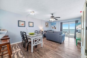 Dining - BEACHFRONT, FAMILY FRIENDLY, LOW FLOOR, OUTDOOR POOL (Gulf Shores)