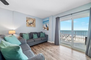 TV - BEACHFRONT, FAMILY FRIENDLY, LOW FLOOR, OUTDOOR POOL (Gulf Shores)