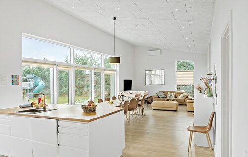 Lovely home in Væggerløse with sauna