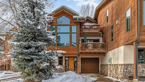 Exterior - High Expectations! AC, Community Pool and Spa, Close to Base, New Furnishings! (Steamboat Springs)