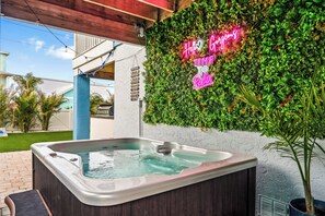 Bain à remous extérieur