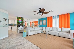 TV, table tennis - Anna Maria Island of Palms - HotTub,Pool,Poker,Games and more (ANNA MARIA)